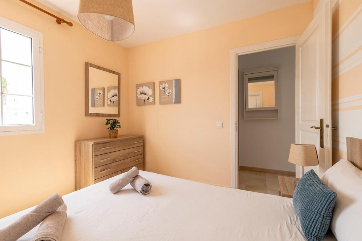 Appartement Nuevo!!! Recién reformado con piscina y parking à Caleta de Fuste Extérieur photo