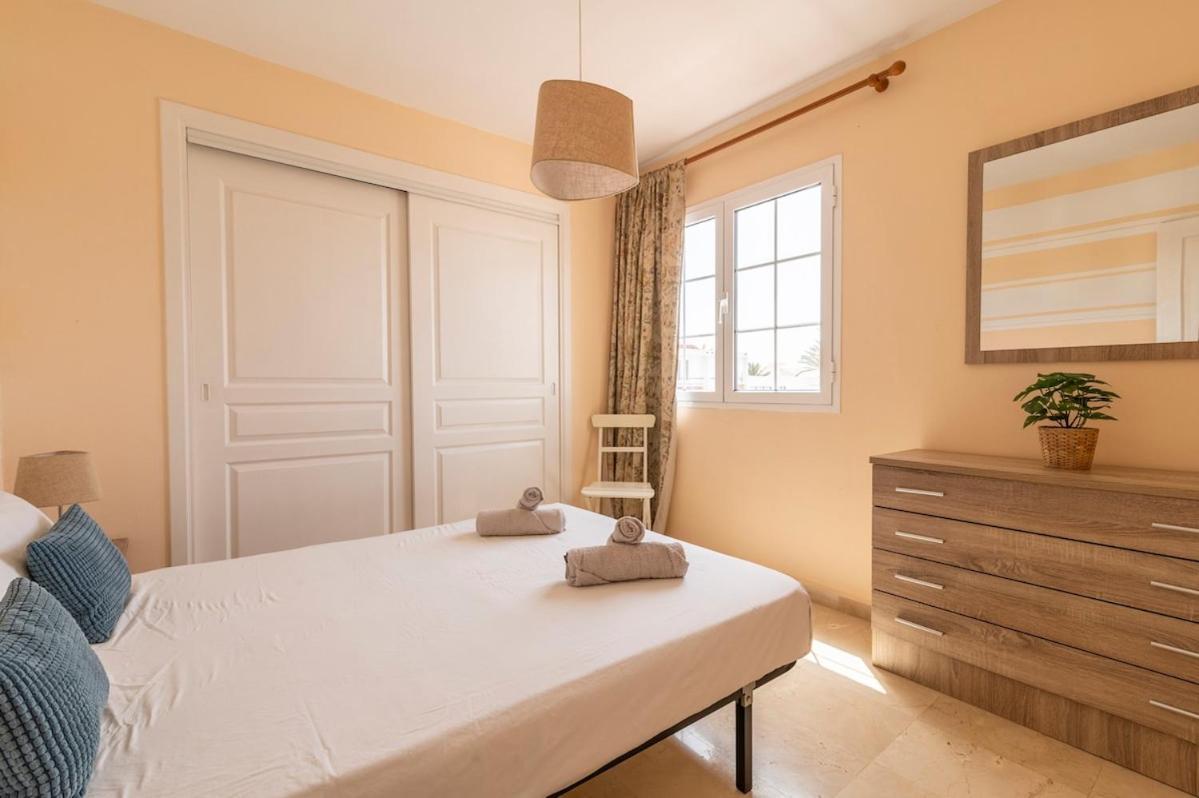 Appartement Nuevo!!! Recién reformado con piscina y parking à Caleta de Fuste Extérieur photo